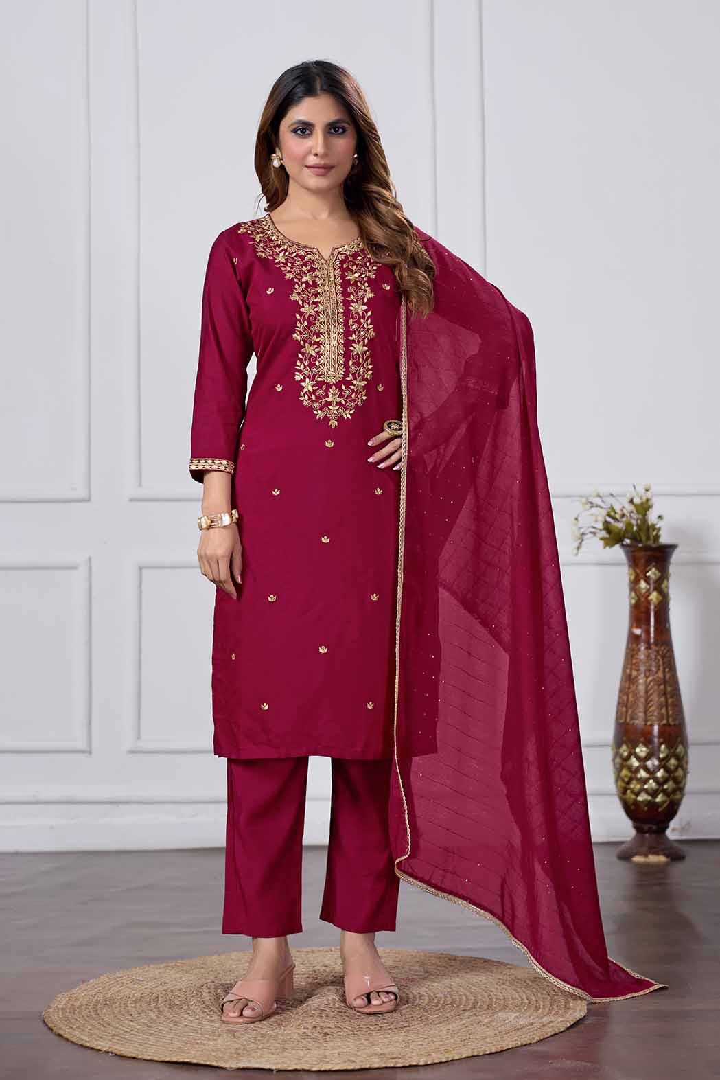 Women Embellished Straight Kurta Set