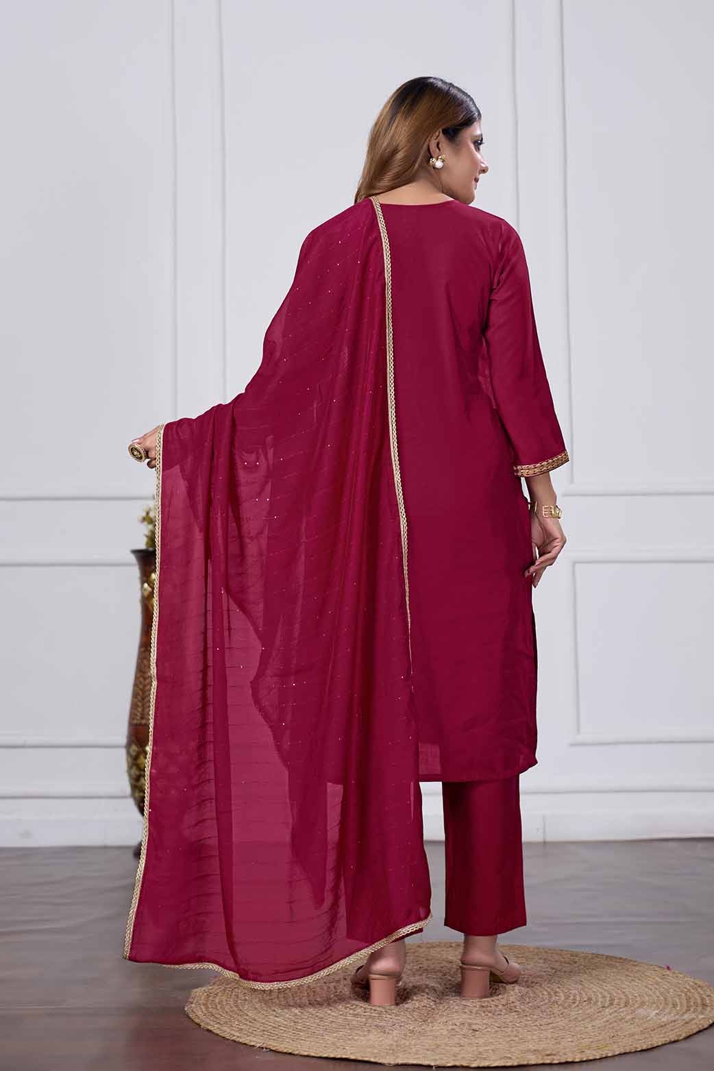 Women Embellished Straight Kurta Set