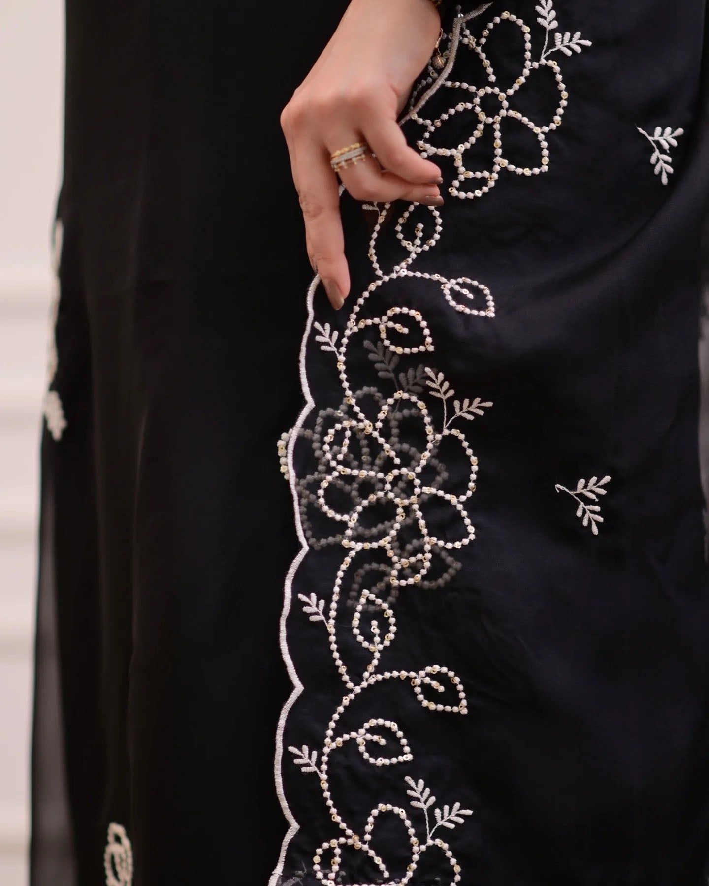 Women Embroidered Straight Kurta Suit Set