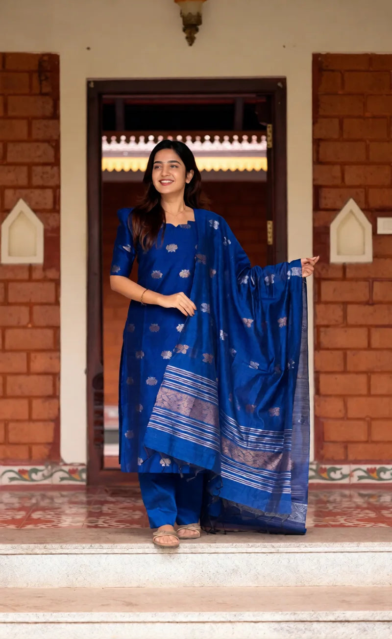 Women Ethnic Motifs Regular Kurta with Trousers & With Dupatta