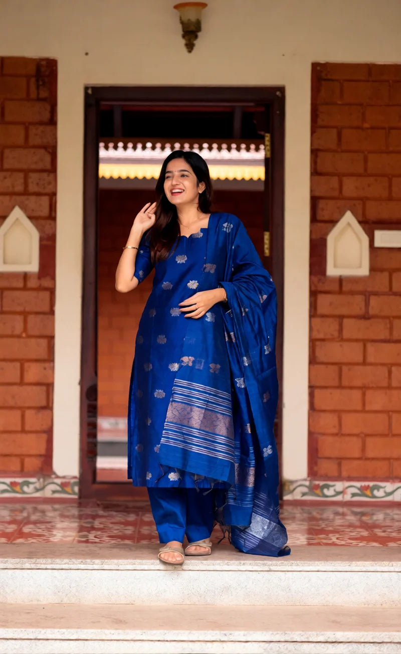 Women Ethnic Motifs Regular Kurta with Trousers & With Dupatta